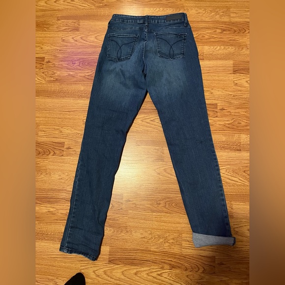 Calvin Klein Jeans. Straight/skinny leg (more straight on me). Amazon quality. - Picture 3 of 3